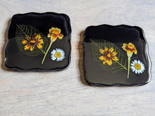 Load image into Gallery viewer, Black and yellow Flower geometric modern resin coasters (Set of 2)