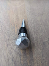 Load image into Gallery viewer, Silver gem resin wine stopper