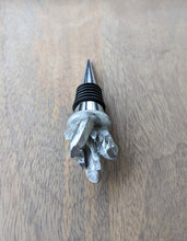 Load image into Gallery viewer, Silver crystal resin wine stopper