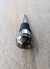 Load image into Gallery viewer, Black and gold gem resin wine stopper