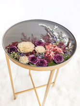 Load image into Gallery viewer, Gold flower cast table
