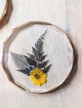 Load image into Gallery viewer, Yellow flower geometric modern resin coasters (Set of 2)

