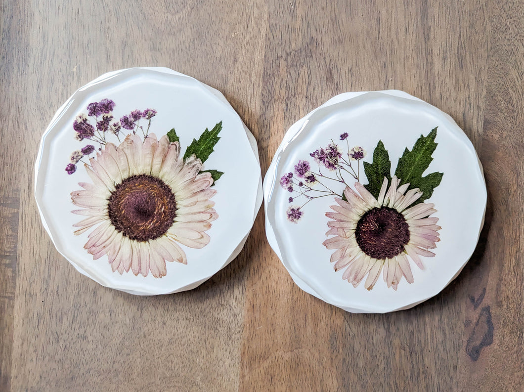 White and pink flower geometric modern resin coasters (Set of 2)