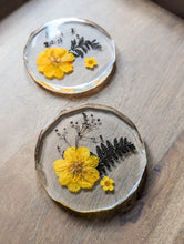 Load image into Gallery viewer, Yellow flower geometric modern resin coasters (Set of 2)
