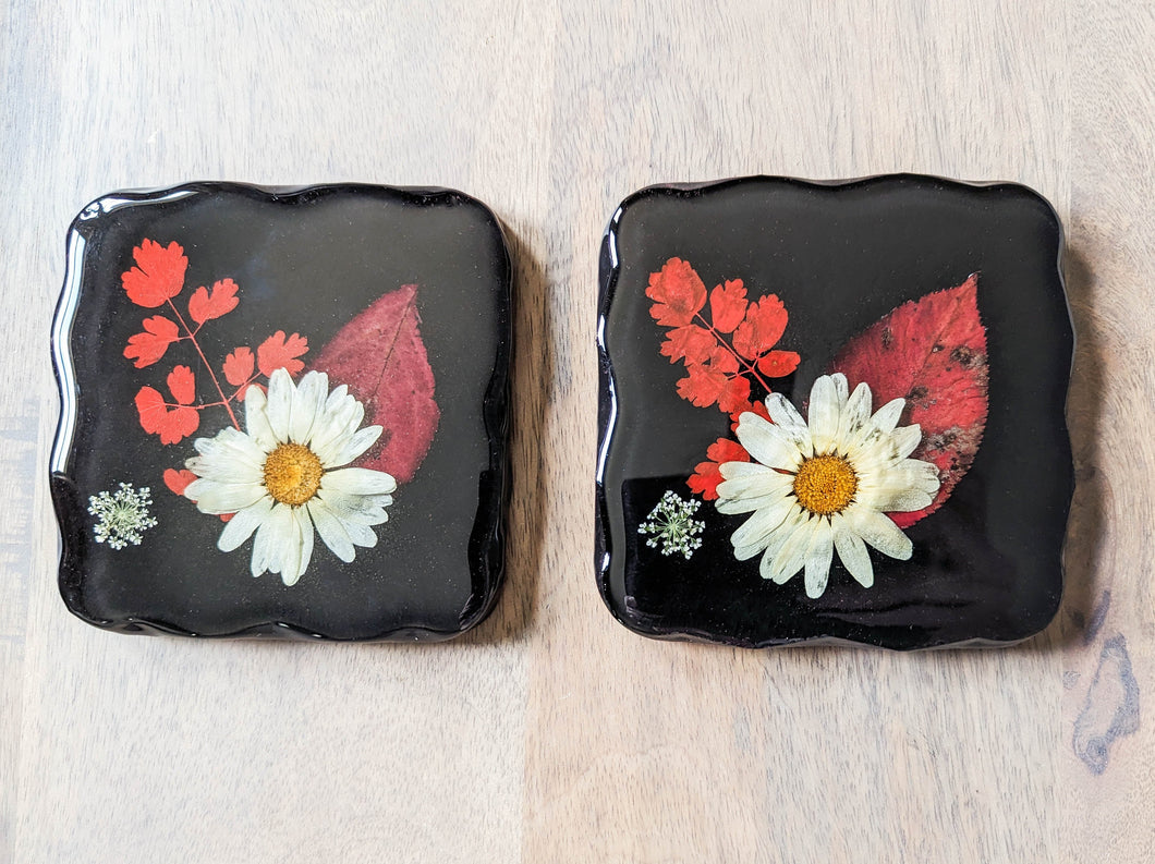 White, red, and black flower geometric modern resin coasters (Set of 2)