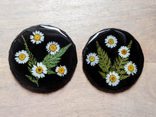 Load image into Gallery viewer, Black daisy flower geometric modern resin coasters (Set of 2)
