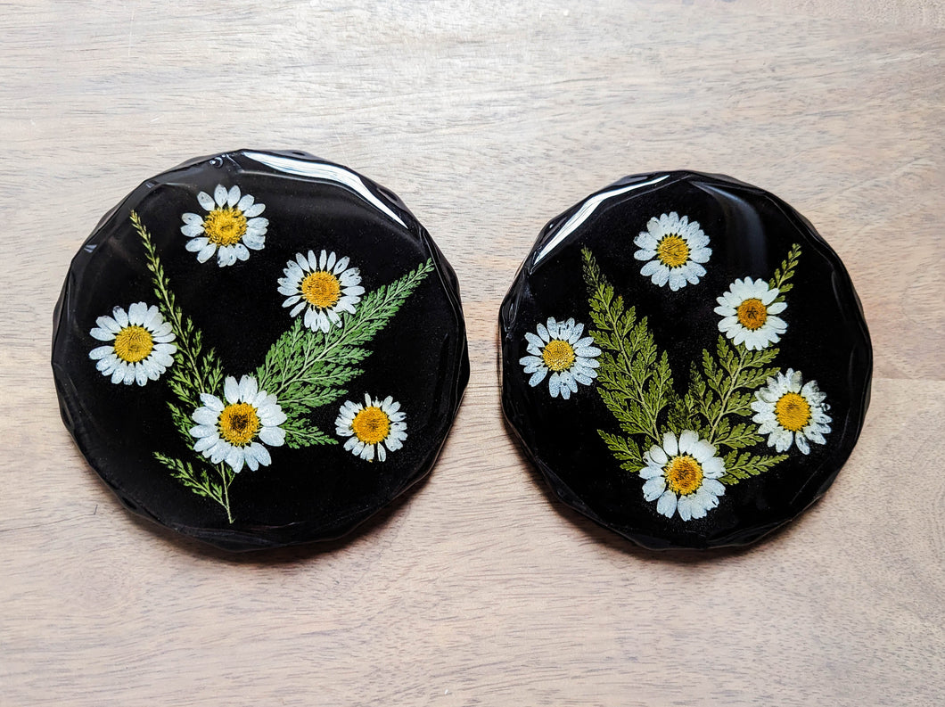 Black daisy flower geometric modern resin coasters (Set of 2)