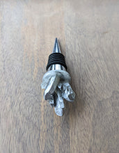 Load image into Gallery viewer, Silver crystal resin wine stopper
