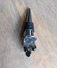 Load image into Gallery viewer, Black crystal resin wine stopper
