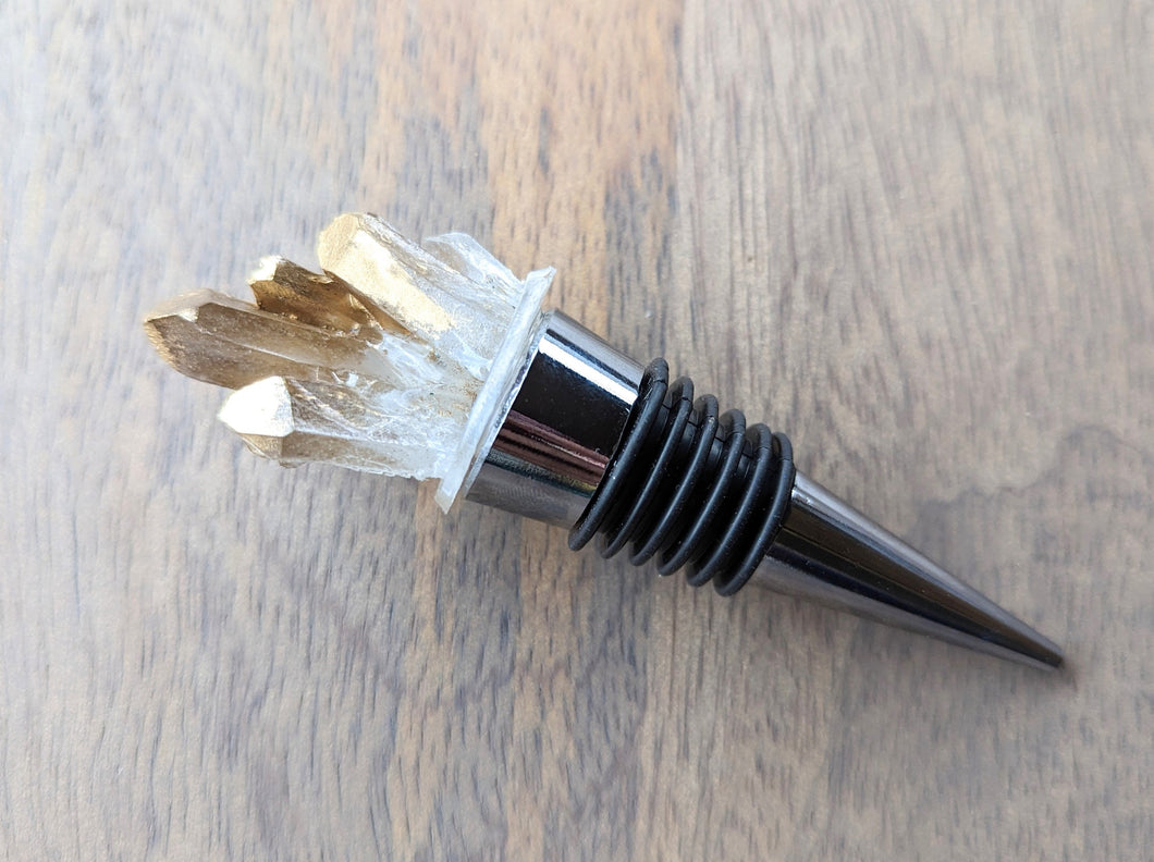 Gold and white crystal resin wine stopper